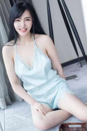女生扒开尿口给男生捅38分钟